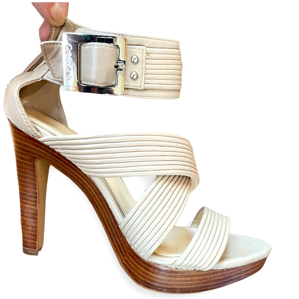 Calvin Klein susan platform pump
